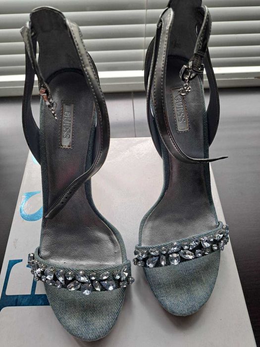 GUESS сандали р.38