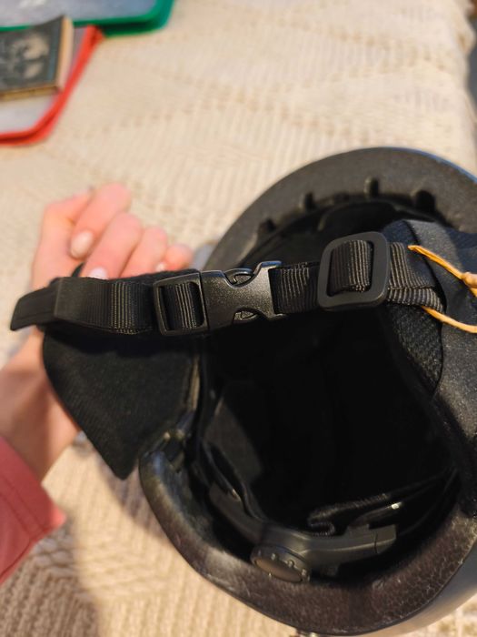 Чисто нова детска ски каска Намалена