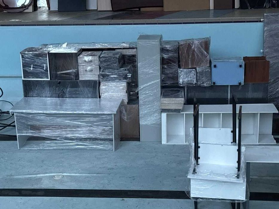 шкафы, тумбы, столы, кресла