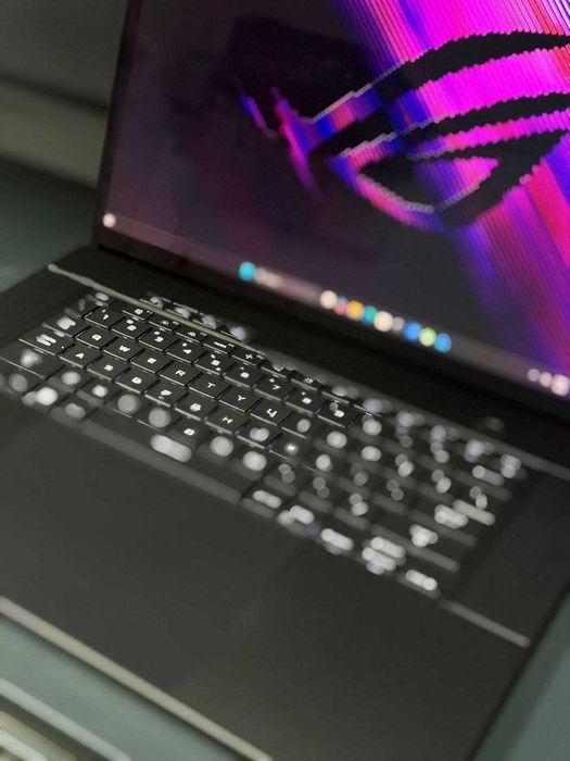 Laptop Gaming Asus Rog Zephyrus G16 GU605M - Cod 125352