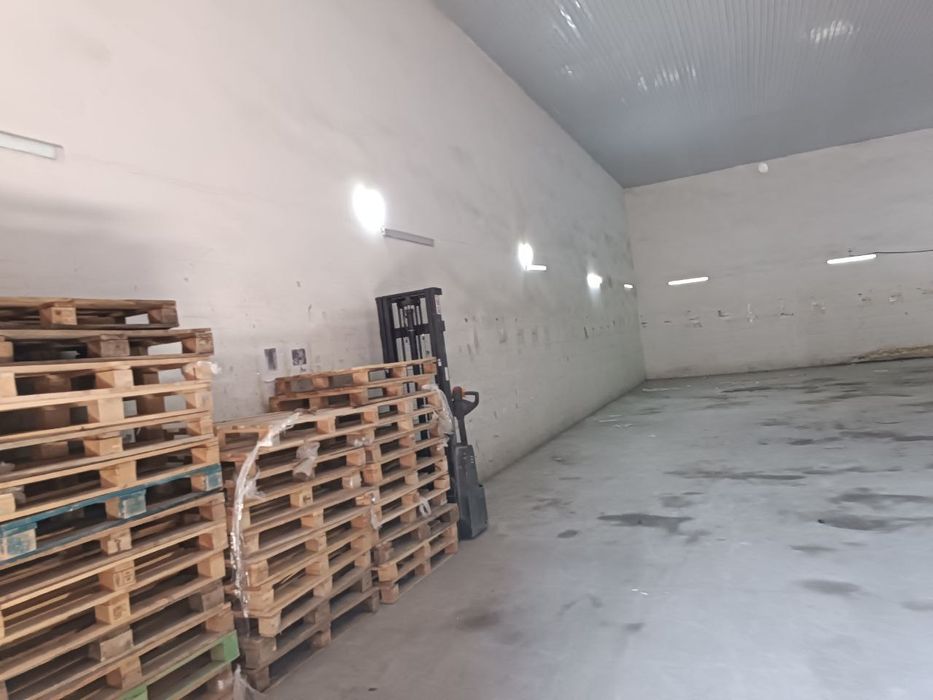 Ижарага Фаргона шахар марказида 300м2 склад  , Польша бозорга