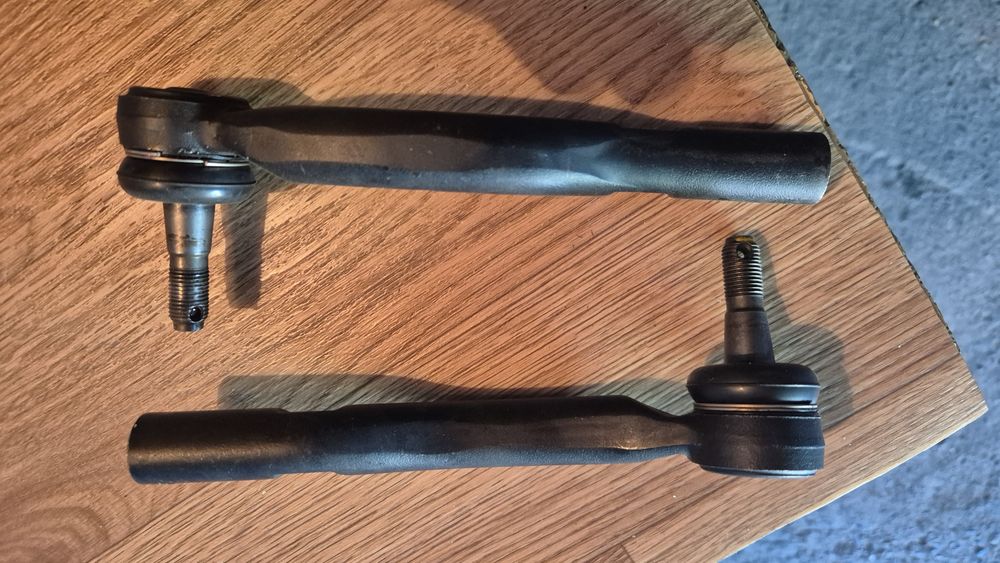 Продам рулевые наконечники на камри 30