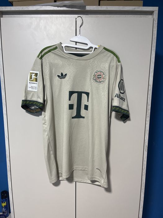 Tricou cu Luis Diaz