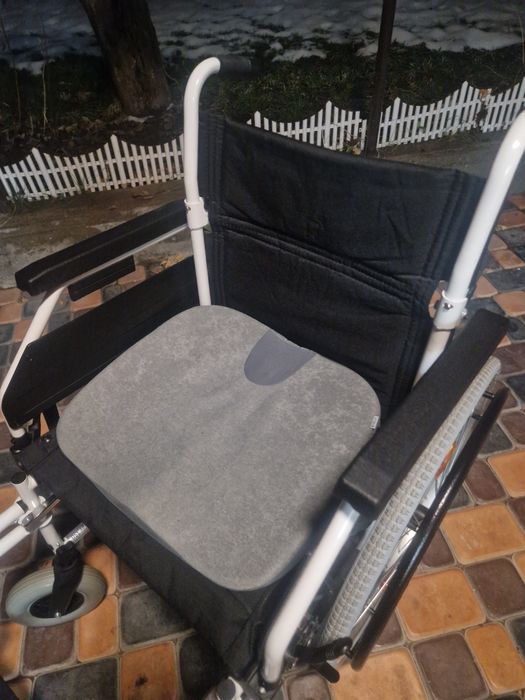 Инвалидная коляска продаётся