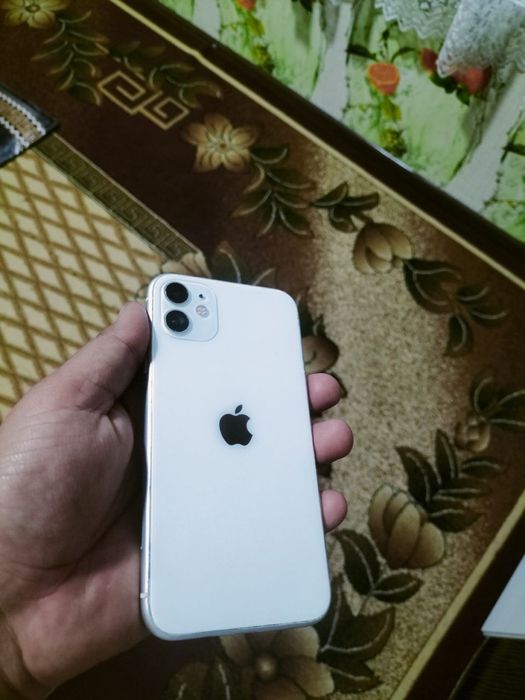 Iphone 11  sotiladi