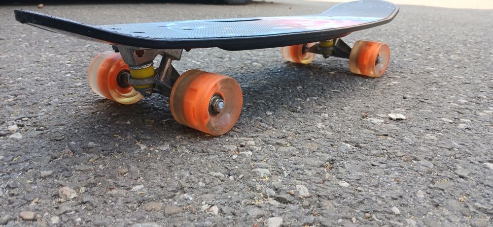 Skateboard aspect futuristic nefolosit