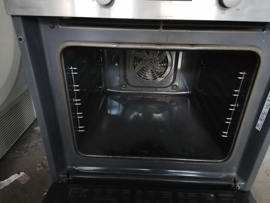 Продавам Фурна за вграждане