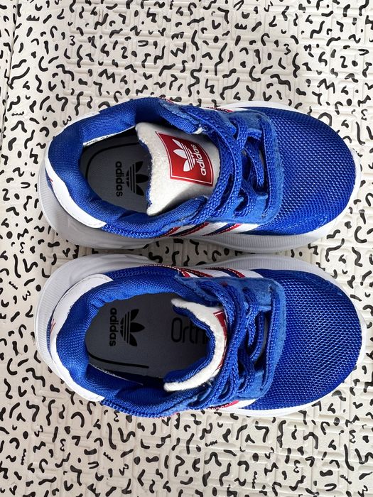 Adidasi bebelusi Adidas