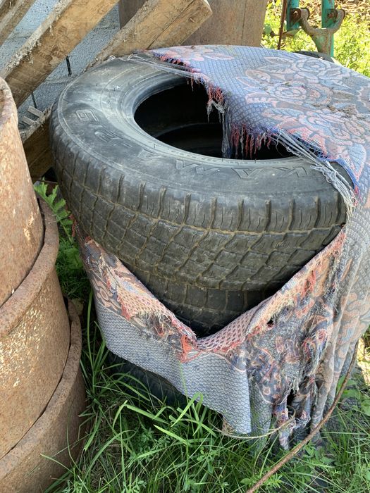 Продам шины летние на Уаз