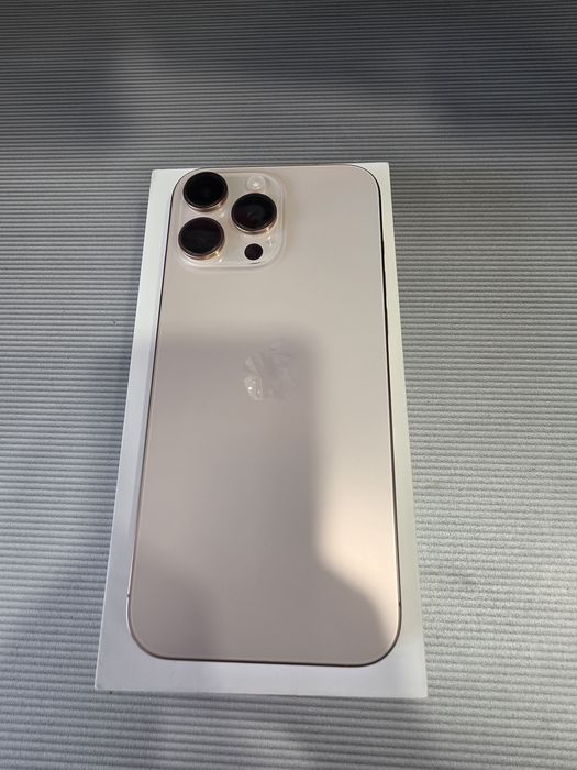 Iphone 16 Pro Max Desert 96% battery