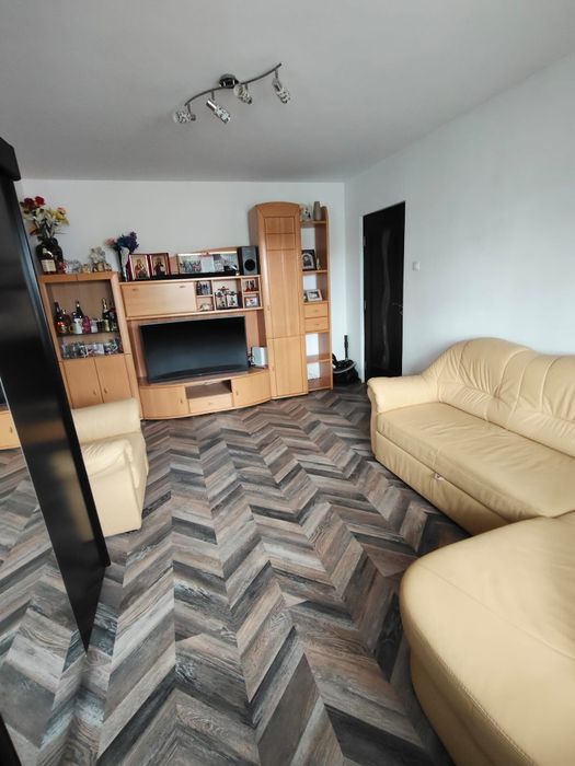 De vănzare apartament etaju 2
