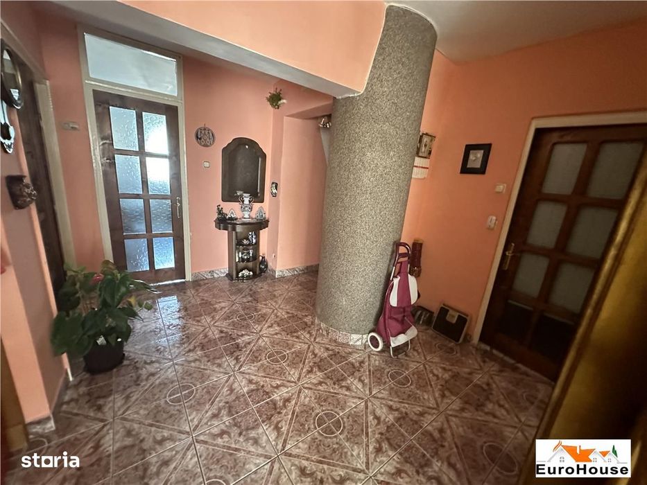 Apartament cu 4 camere de vanzare in Alba Iulia M-uri