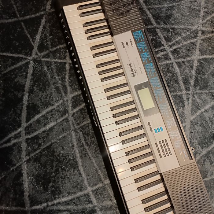 Синтезатор Casio  LK-136