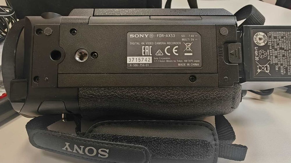 Camera video sony ax 53