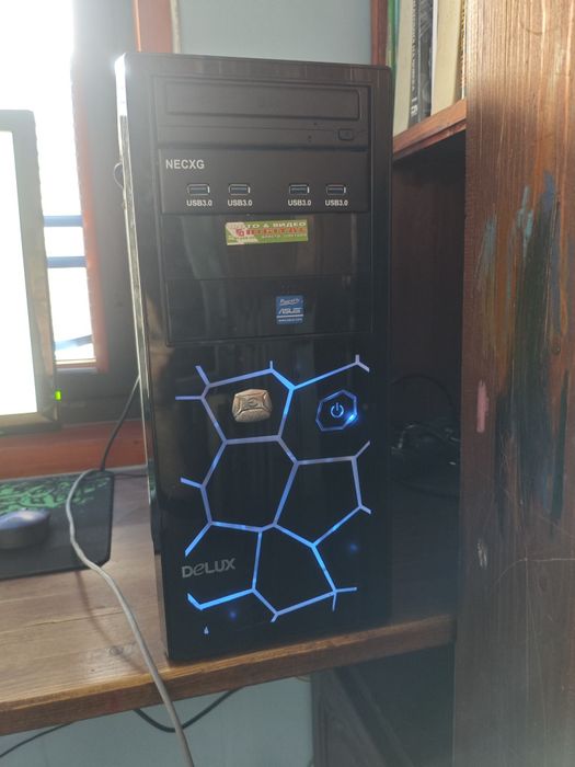 Настолен компютър + 27″ Монитор –Комплект