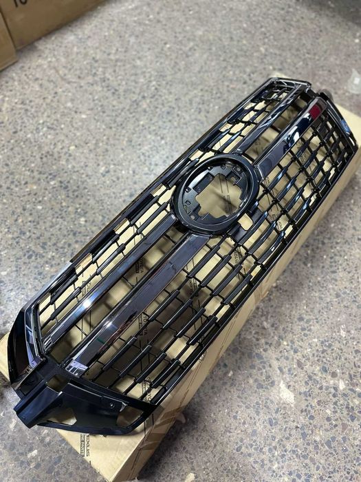 Решетка радиатора LC 200  оригинал