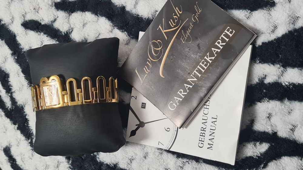 Дамски Luv&Kush часовник 18к злато.