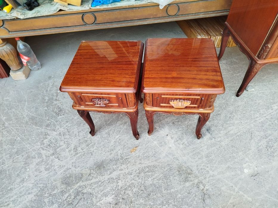 Продаются румынский прикроватные тумбы