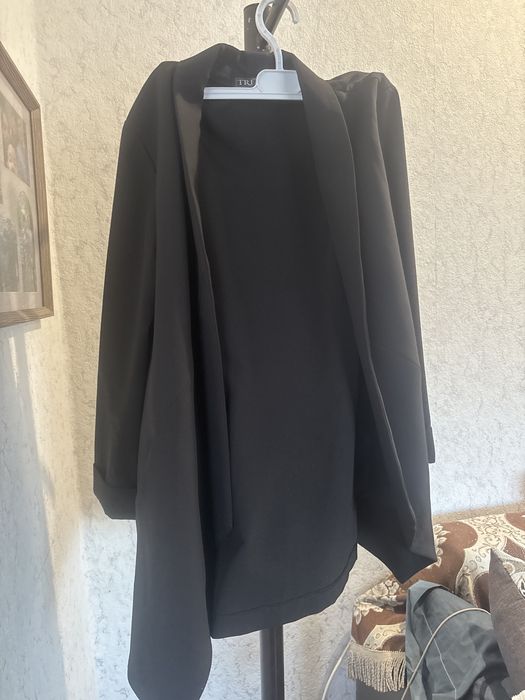 Продаю платья,пиджак и кофту