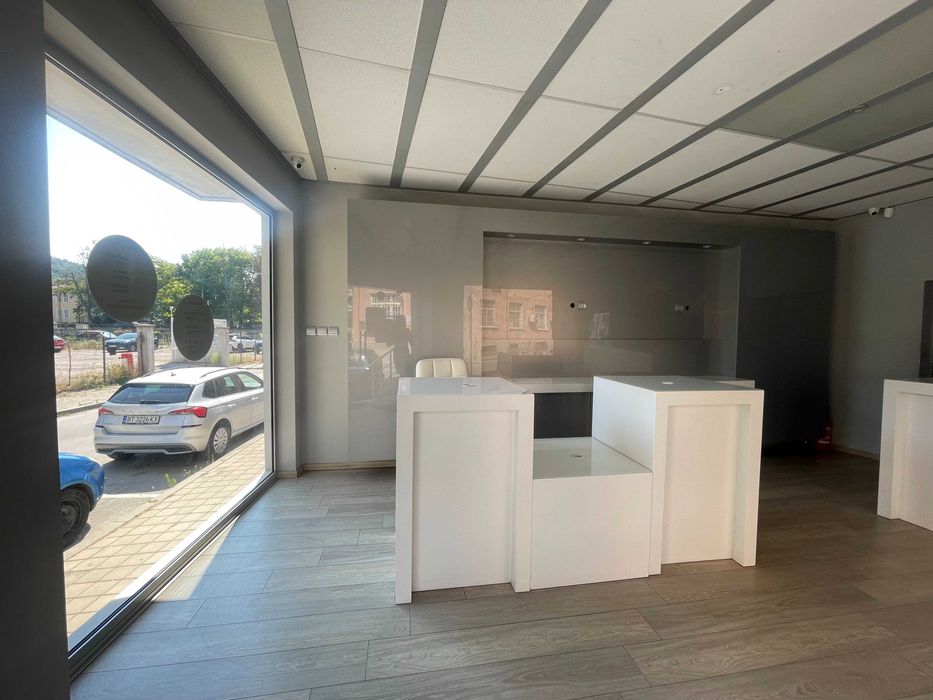 Дава се под наем Офис в Габрово, Беленци - 65 кв.м за 612 € - Снимка #1