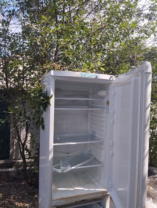 Продам холодильник Indesit