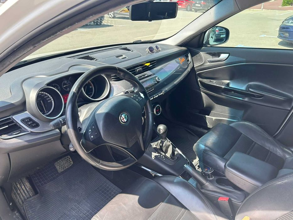 ALFA ROMEO Giulietta 2011 — imagine 3