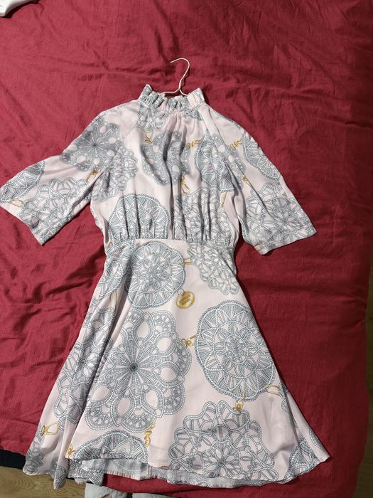 Рокли Sandro, Maje, Claudie Pierlot и Moschino