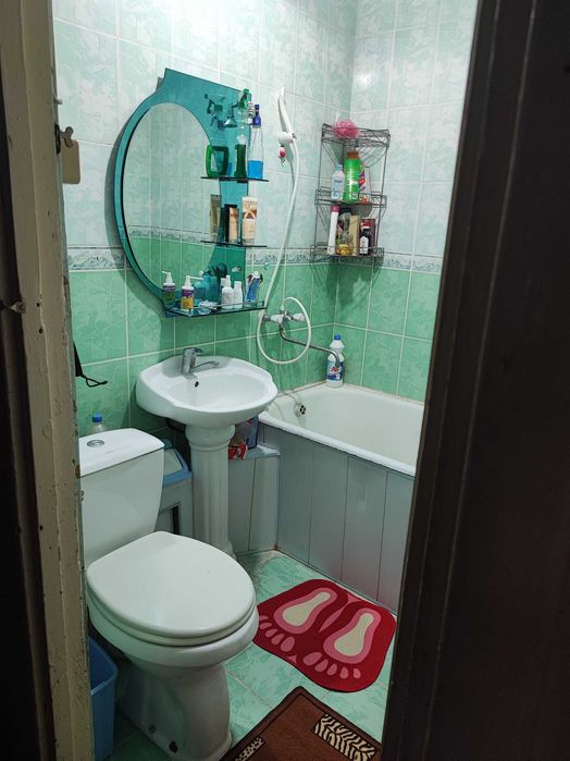 Срочно Сотилади 3х комнатную в хорошем состоянии с мебелью ремонт есть