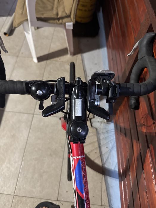 Bicicleta cursiera Apollo echipament shimano