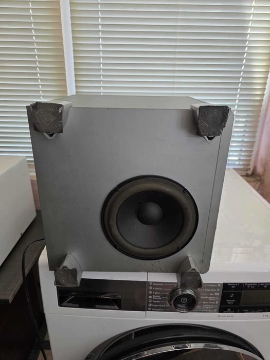 Сублуфер активен JBL