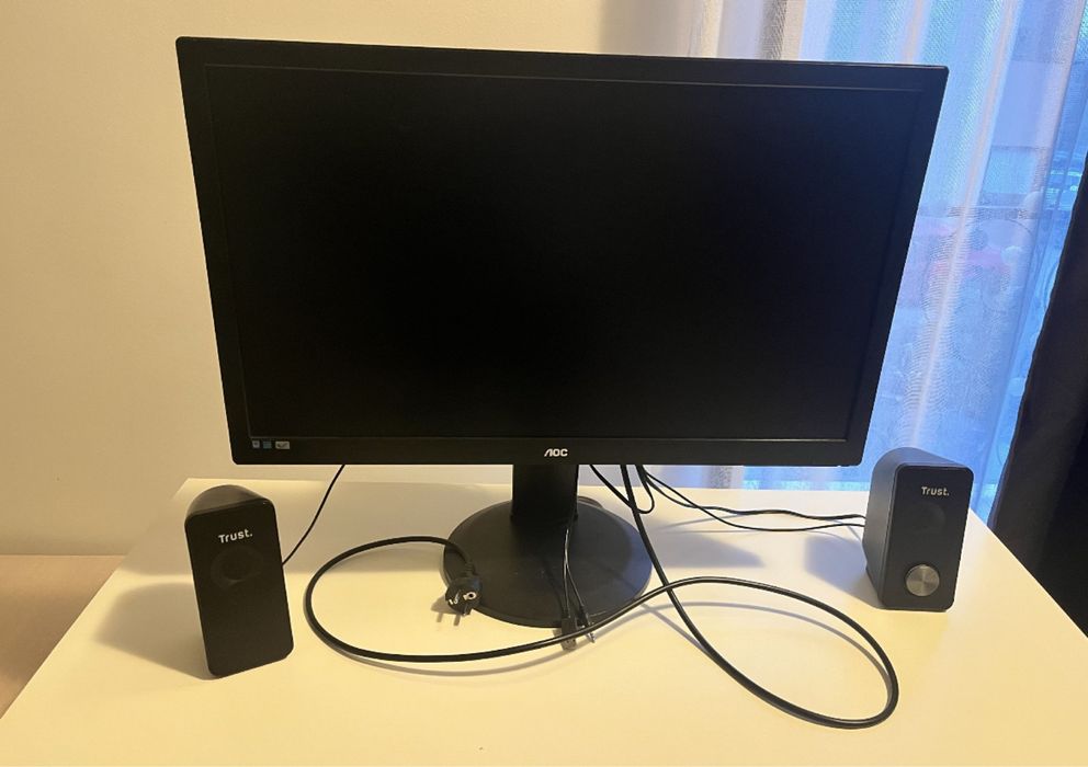 Monitor AOC Full HD + boxe