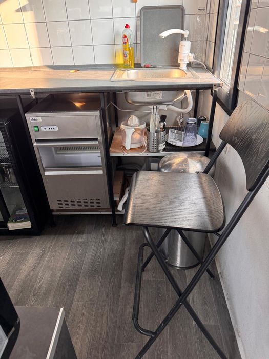 Container tip cafenea 'la cheie'