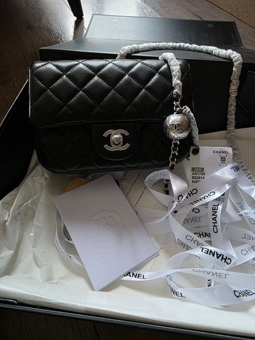 Налични мини чанта Chanel