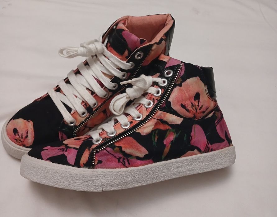 Sneakers Stradivrius, model floral deosebit, nr.39