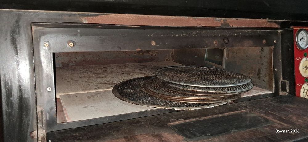 Пицца печь  220 w