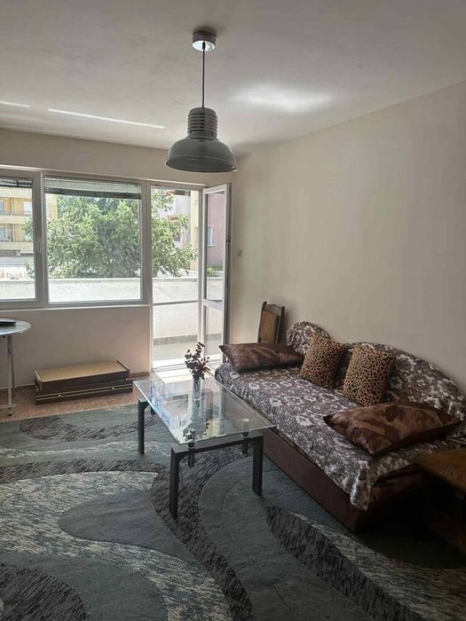 Дава се под наем Тристаен апартамент в Пловдив, Център - 88 кв.м за 580 € - Снимка #2