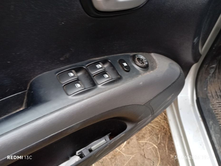 HYUNDAI i10 2010 — imagine 4