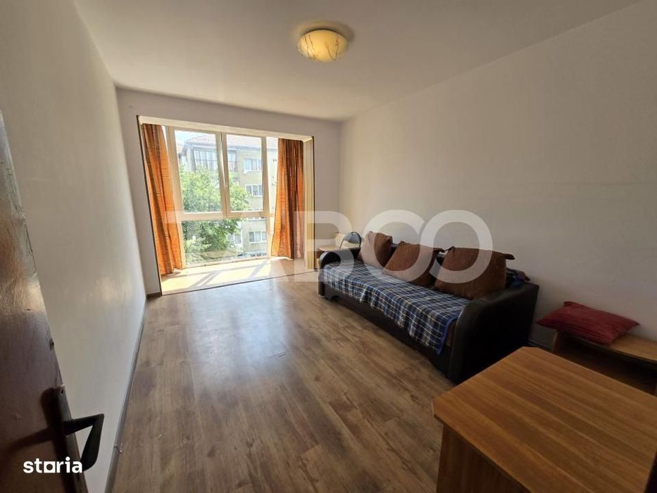 Apartament 2 camere de vanzare decomandat 52 mpu etaj 3 Terezian Sibiu — fotografia 2