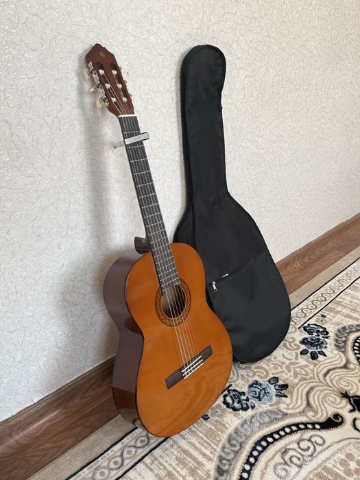 Гитара Yamaha C40 в хорошем состоянии
