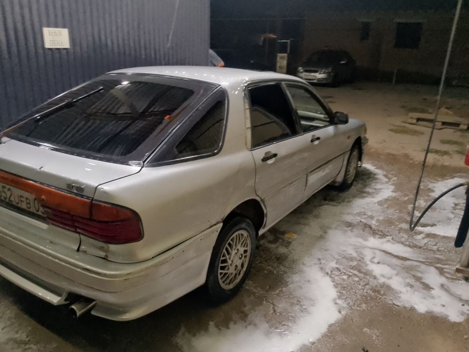Mitsubishi Galant