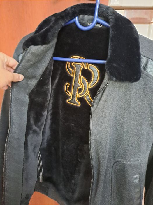 Куртка сатылады жаксы жагдайда