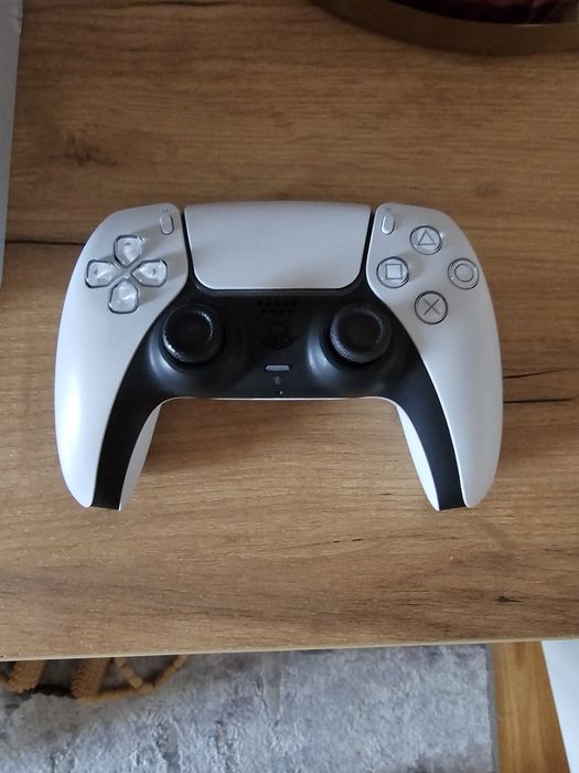 Ps5 slim 1tb încă in garantie