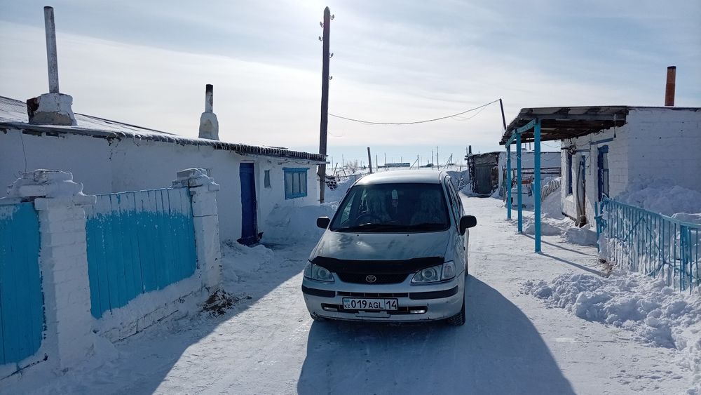 Продам тойота каролла спасио на ходу