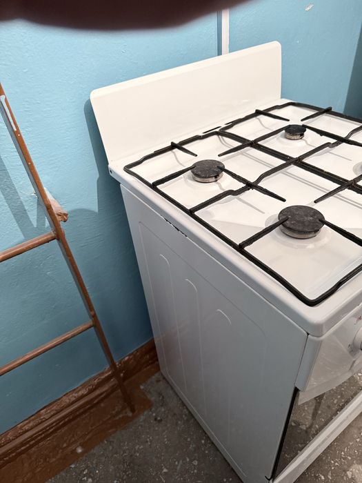 Продам газовую плиту