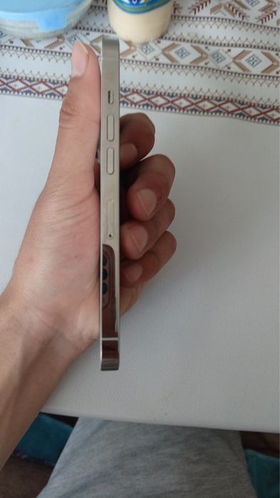 Продаю айфон 13 про