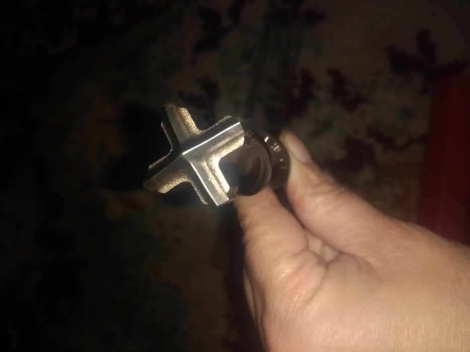 Vând burghiu Hilti SDS 24 nou preț 360 Ron.