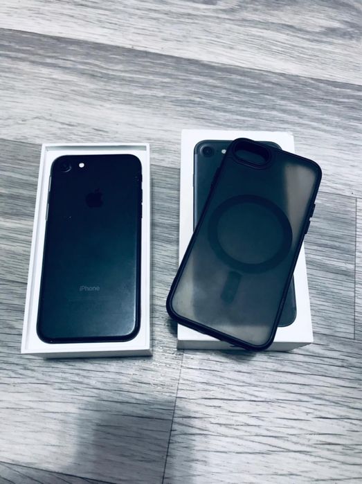 Продам айфон 7 на 128 гига в  Идеале