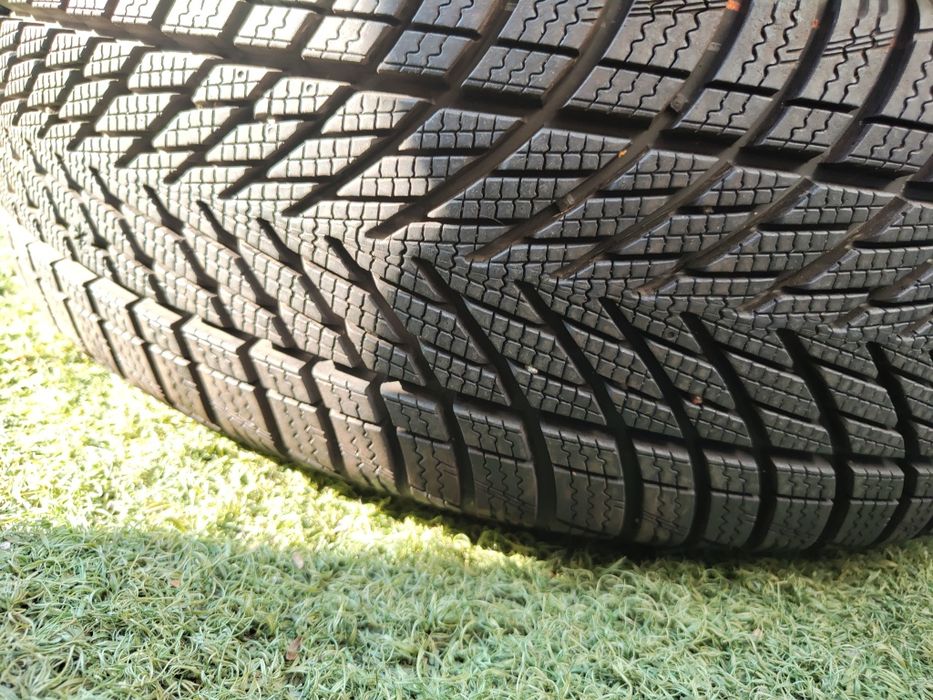 4 бр зимни 215/60/16 Goodyear Дот 25г