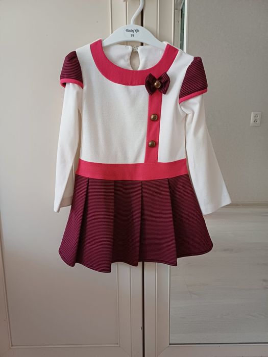 Продам платья на девочку