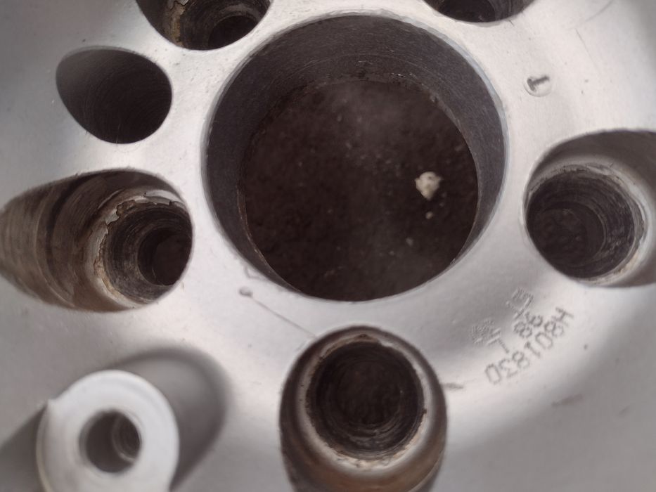 Перфектни AZEV 18-5x98 ET30 8j Alfa Romeo 147 Q2